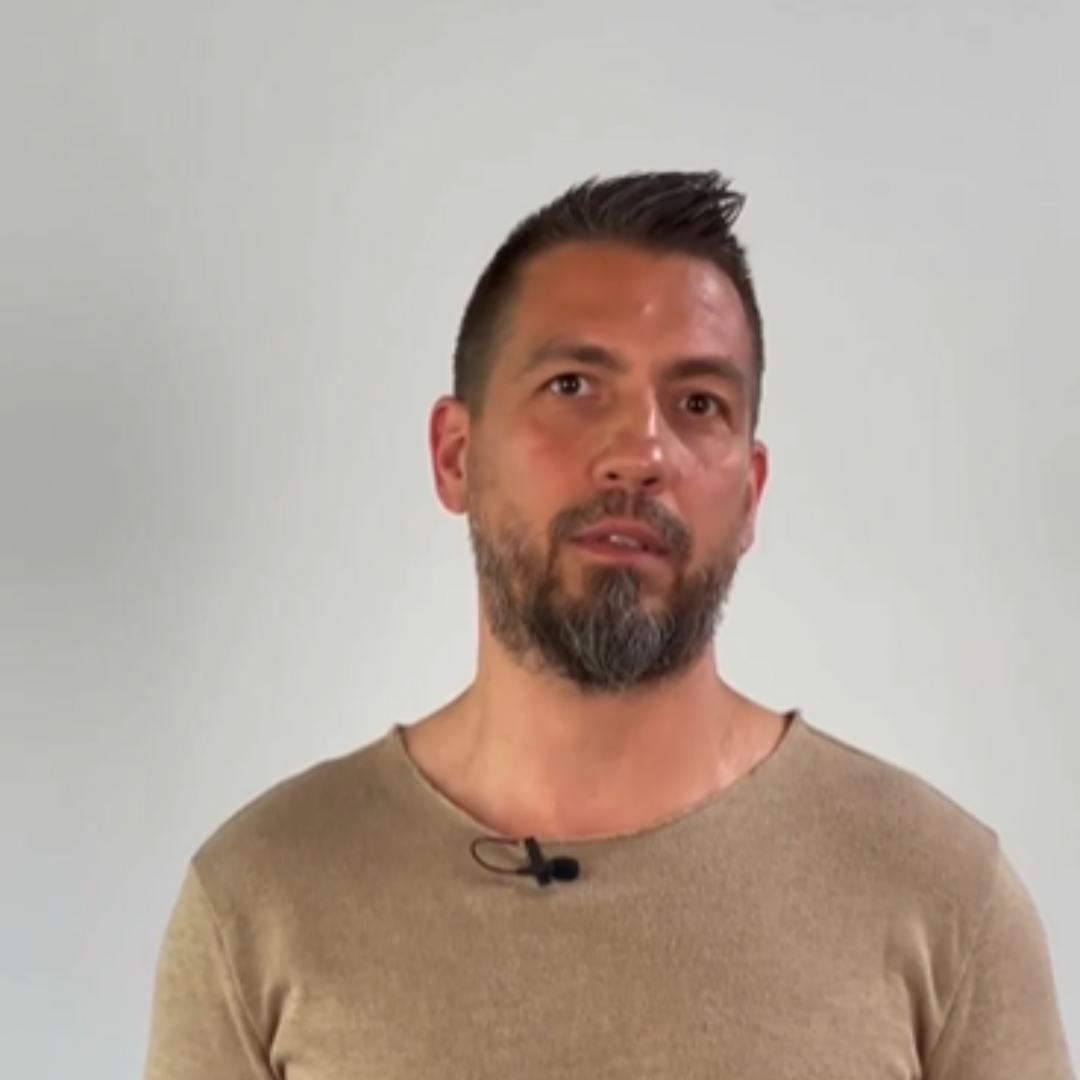 Bodogán Iván portrait lifestyle- és agilis business mentor, coach