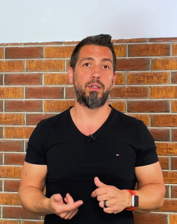 Bodogán Iván portrait lifestyle- és agilis business mentor, coach