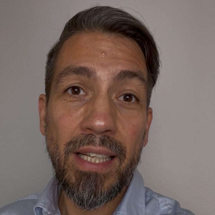 Két ellenség veled szemben